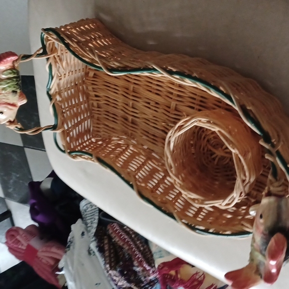 Chip and Dip Wicker Basket w/ ceramic Fish Handles - Picture 1 of 6